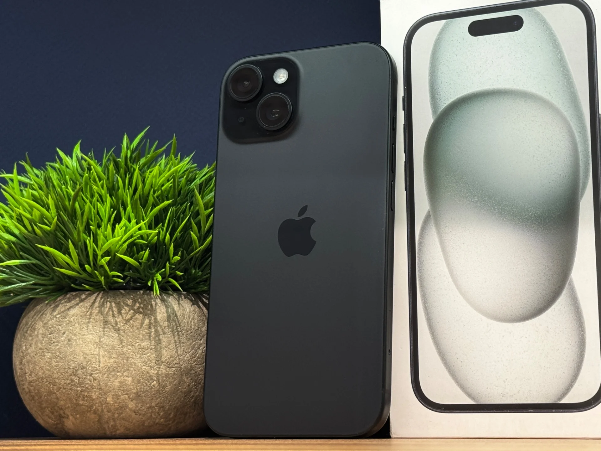 iPhone 15, 128 ГБ, SIM+eSIM - миниатюра 3