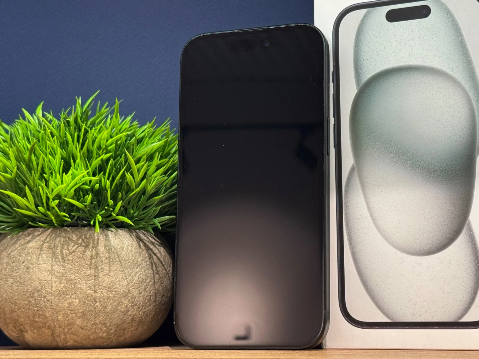 iPhone 15, 128 ГБ, SIM+eSIM - миниатюра 4