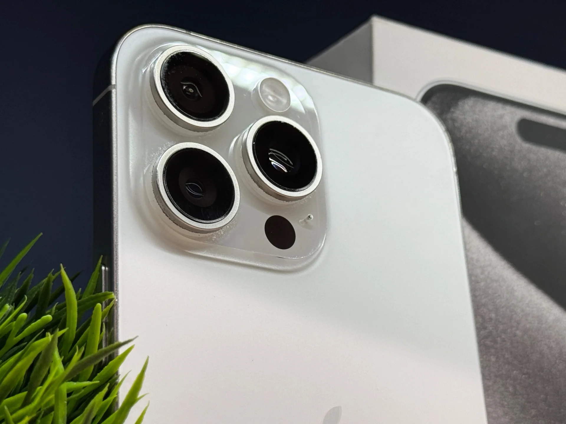 iPhone 15 Pro Max, 512 ГБ, SIM + eSIM - изображение 1