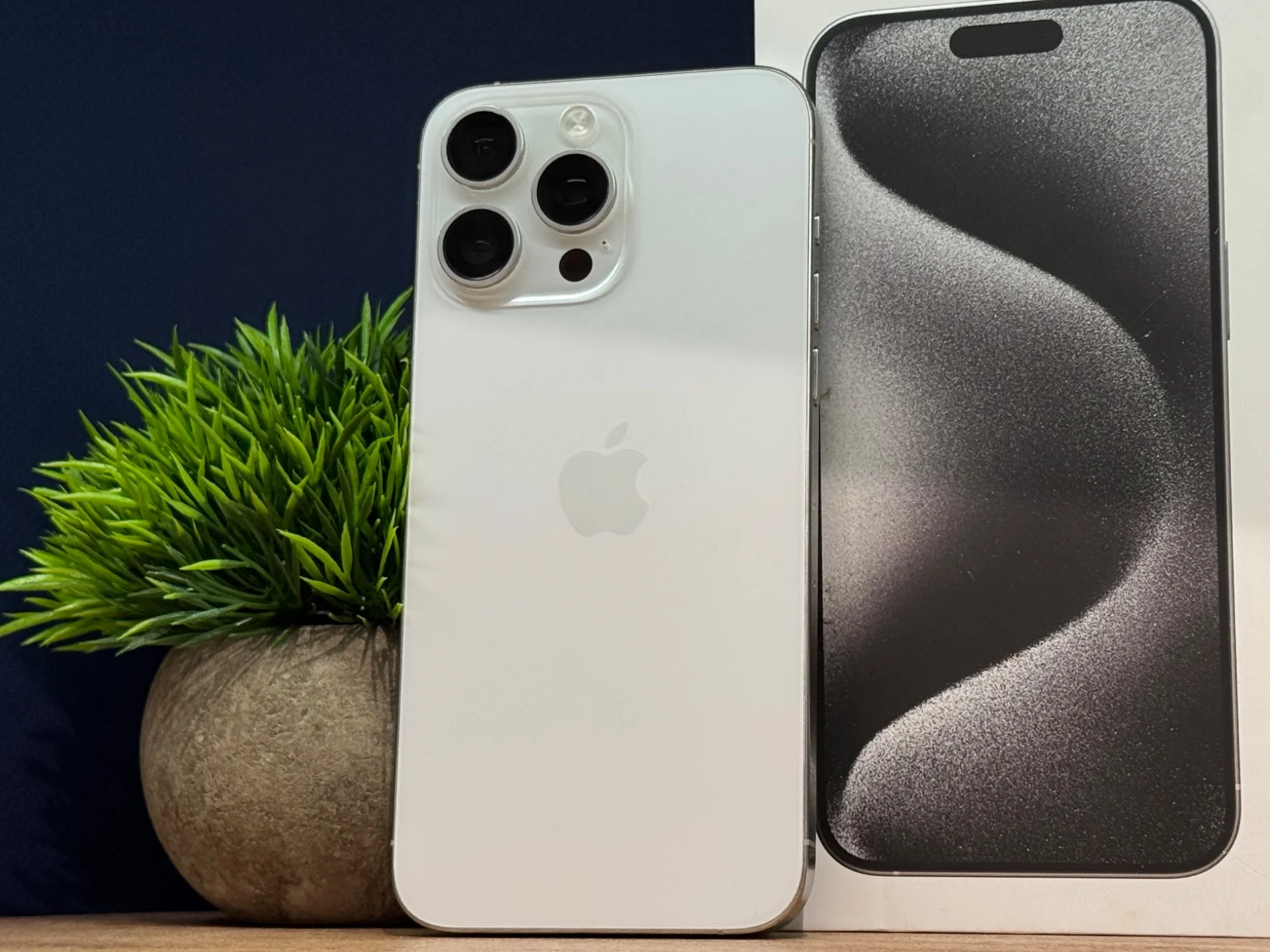 iPhone 15 Pro Max, 512 ГБ, SIM + eSIM - миниатюра 3