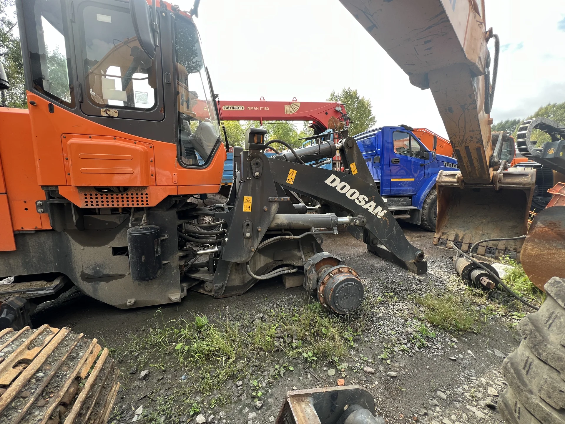 Фронтальный погрузчик DOSSAN SD300 - миниатюра 2