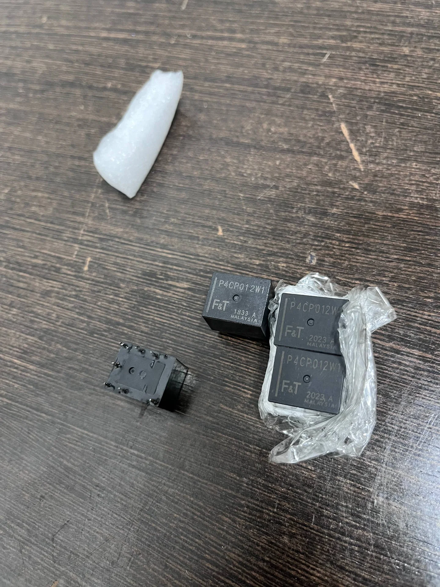 Реле автомобильное P4CP012W1 12V, 25A/14VDC - изображение 1