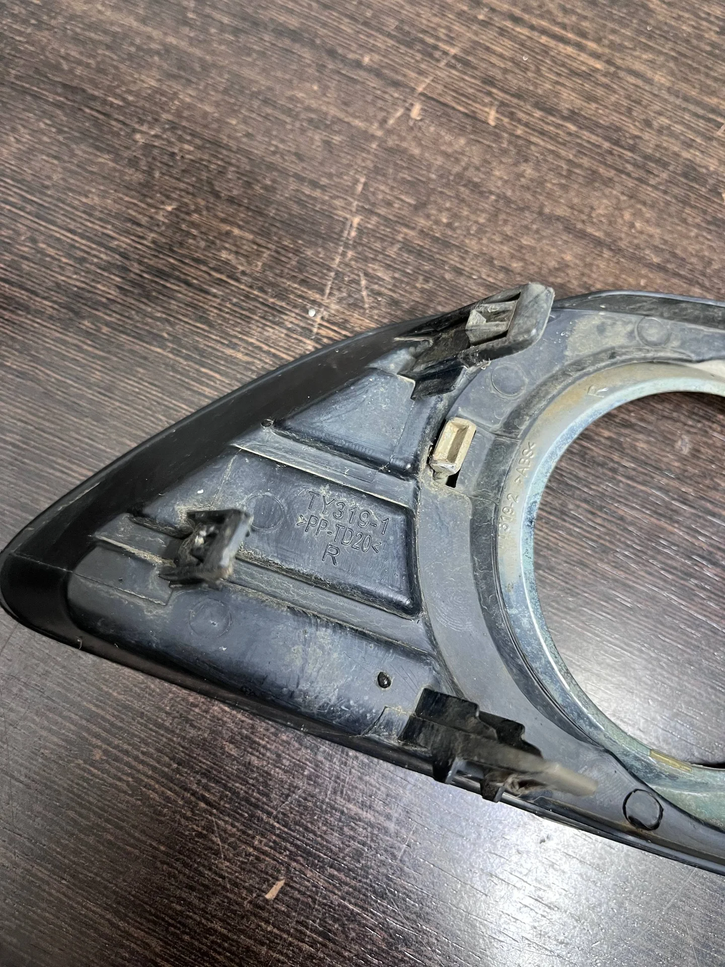 Накладка на противотуманные фары для Camry 2010-11 - миниатюра 6