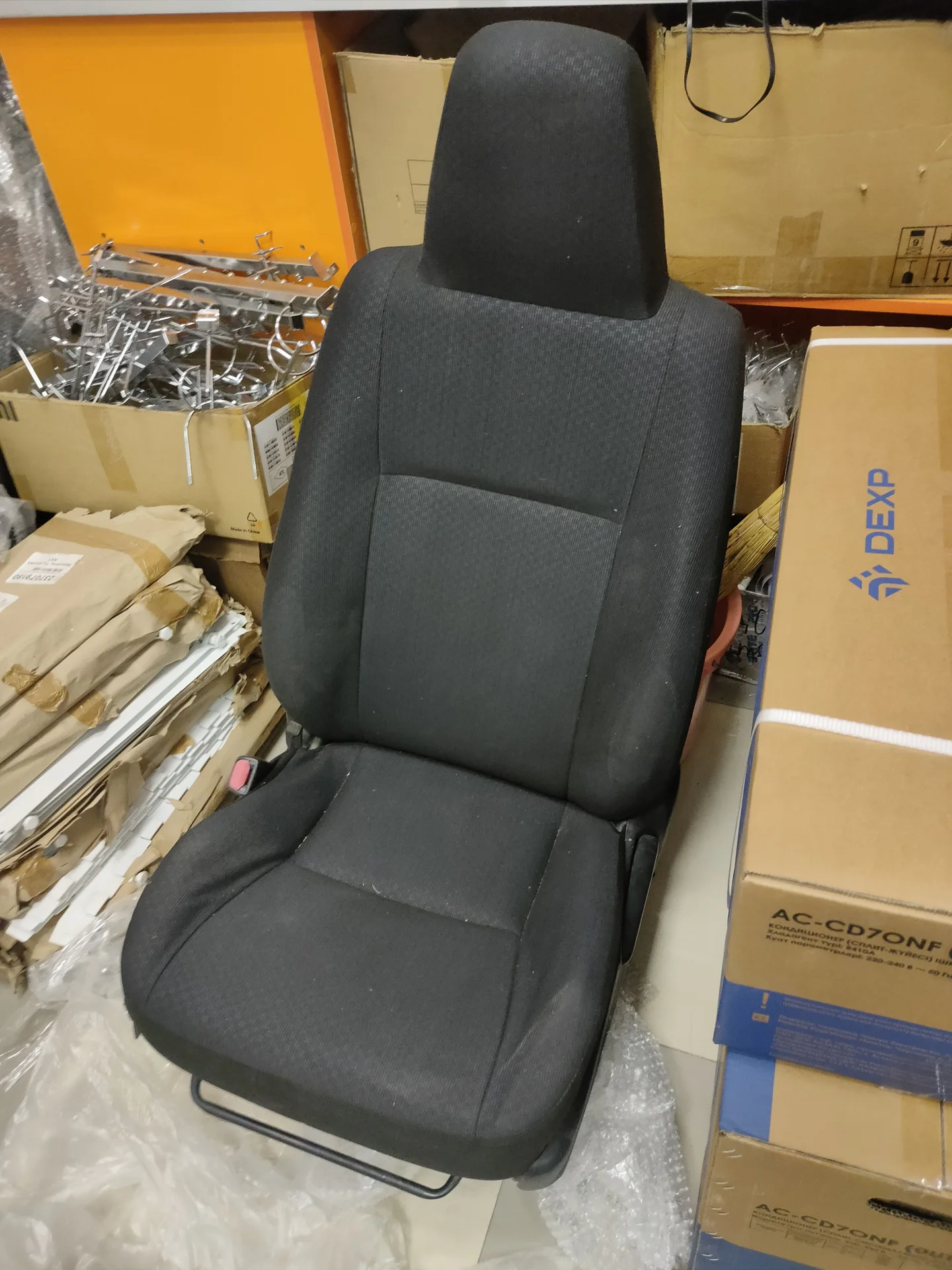 Переднее левое кресло toyota probox 160 - изображение 1