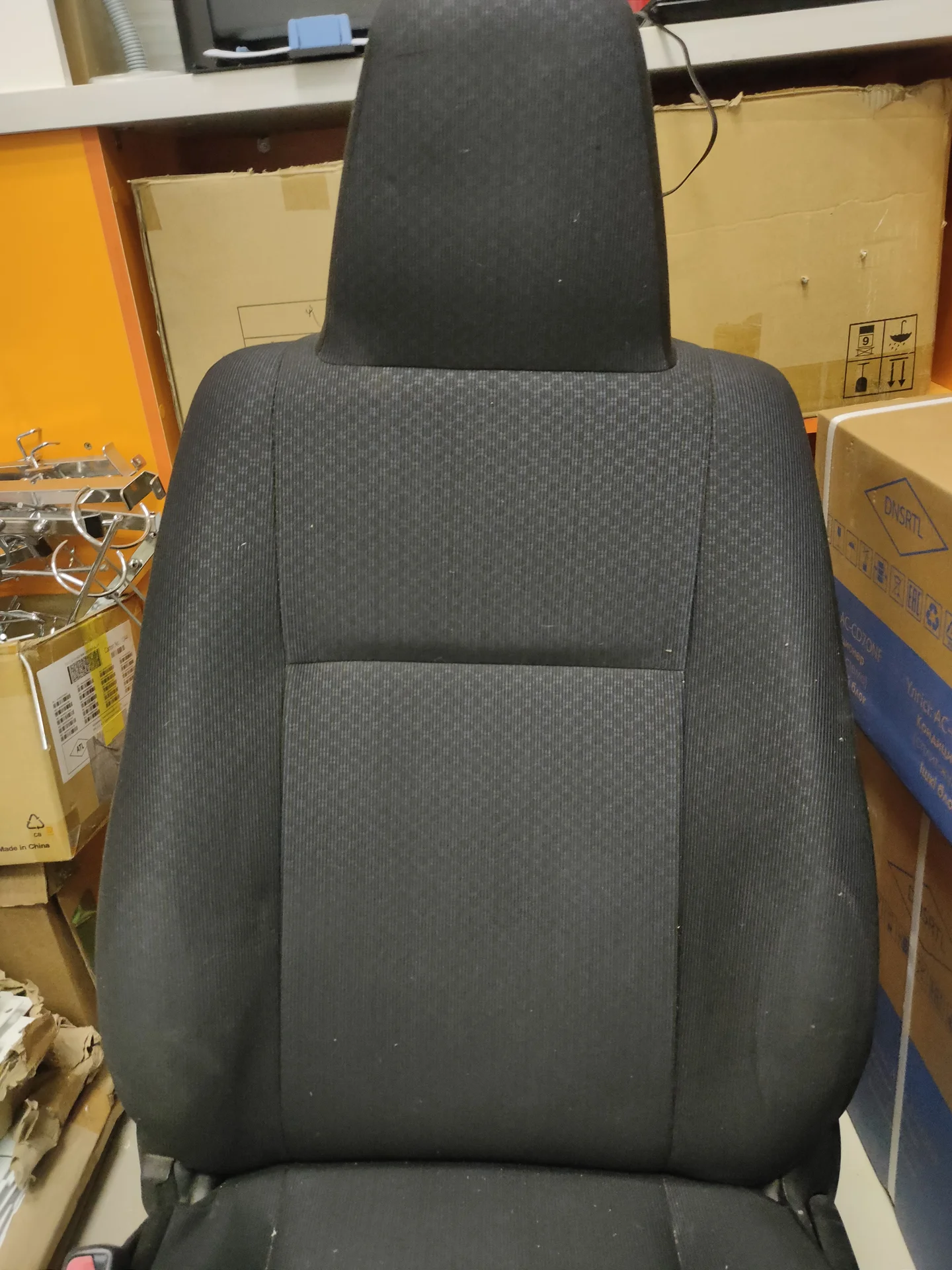 Переднее левое кресло toyota probox 160 - миниатюра 2