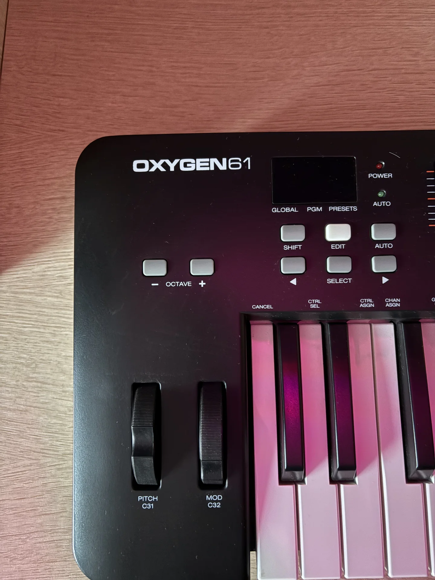 Миди клавиатура M-Audio Oxygen 61 - миниатюра 2