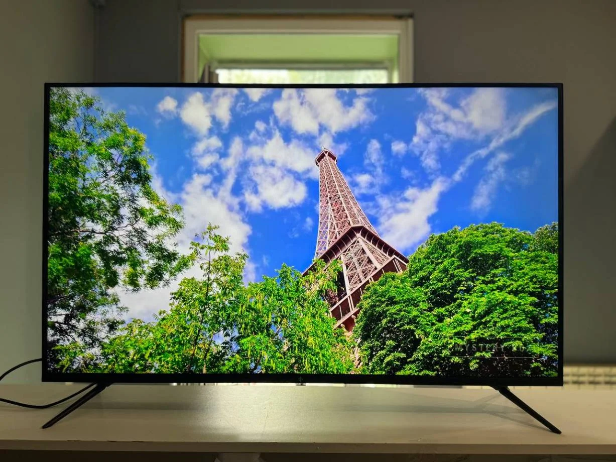 43" (108 см) Телевизор DEXP 43UHG1 черный - изображение 1