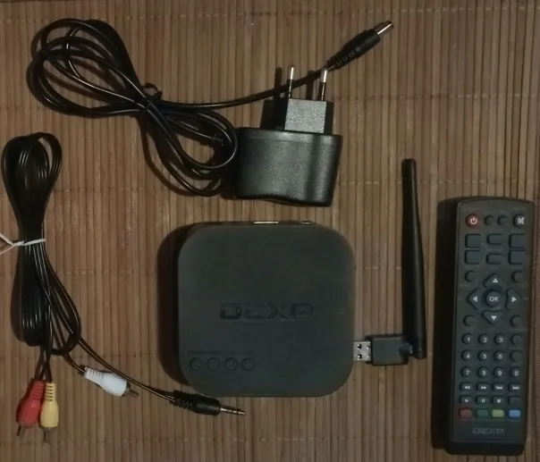 Приставка тв dexp HD8835P + адаптер WI-FI - изображение 1