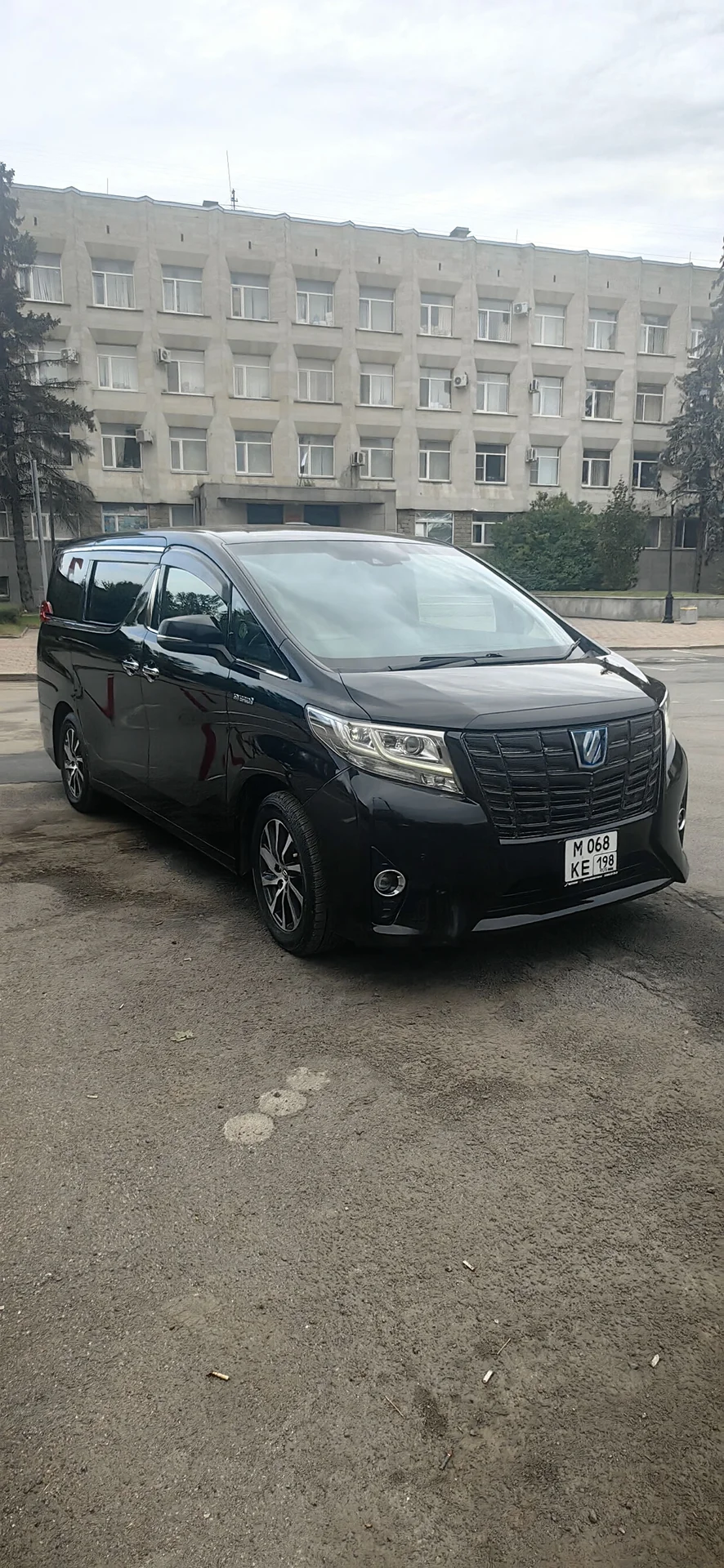 Toyota Alphard - миниатюра 6
