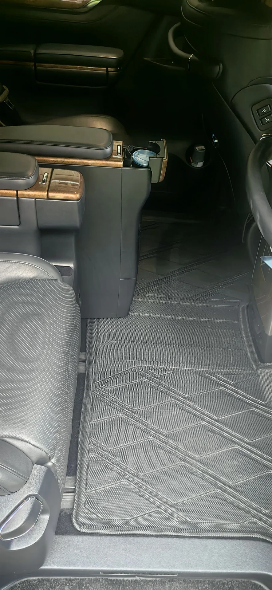 Toyota Alphard - миниатюра 12