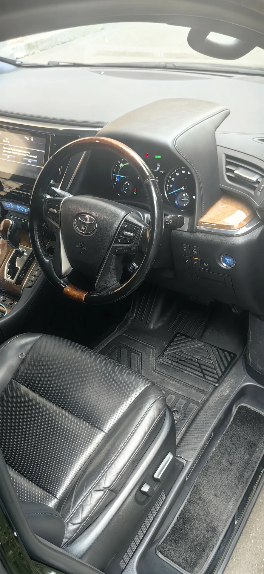 Toyota Alphard - миниатюра 15