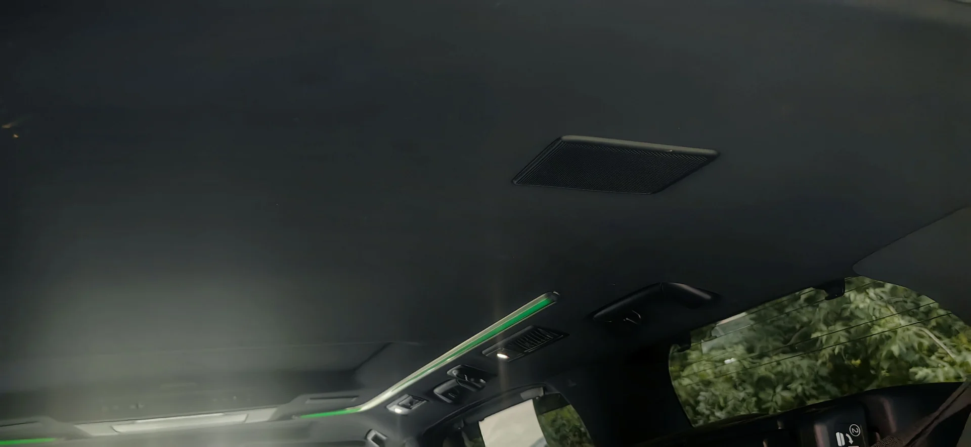 Toyota Alphard - миниатюра 17