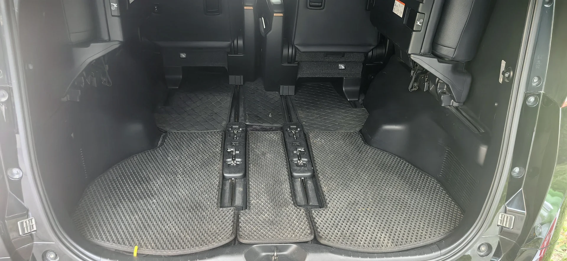 Toyota Alphard - миниатюра 18