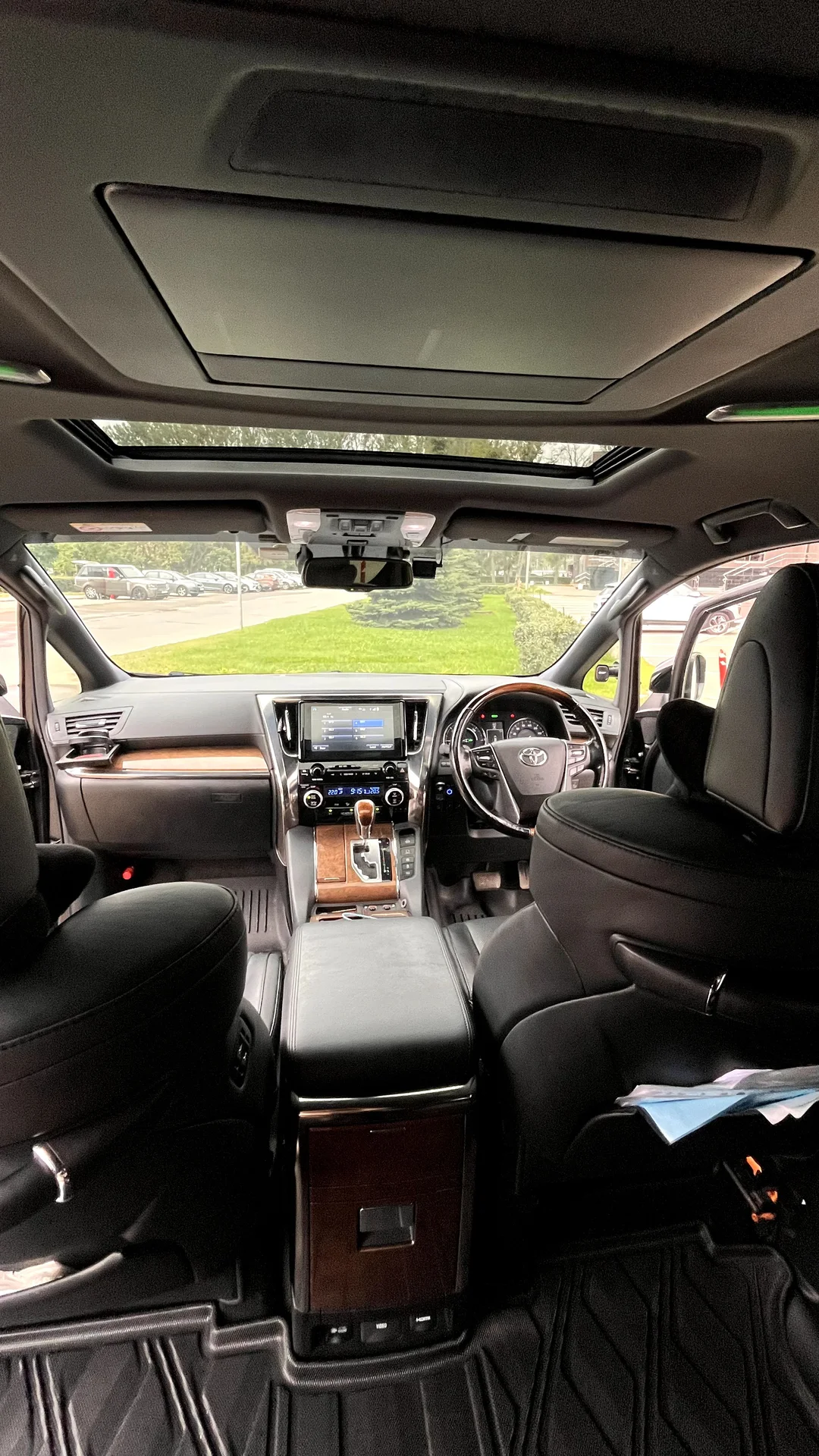 Toyota Alphard - миниатюра 25