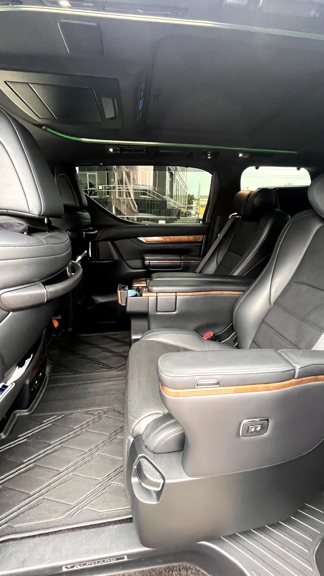 Toyota Alphard - миниатюра 29