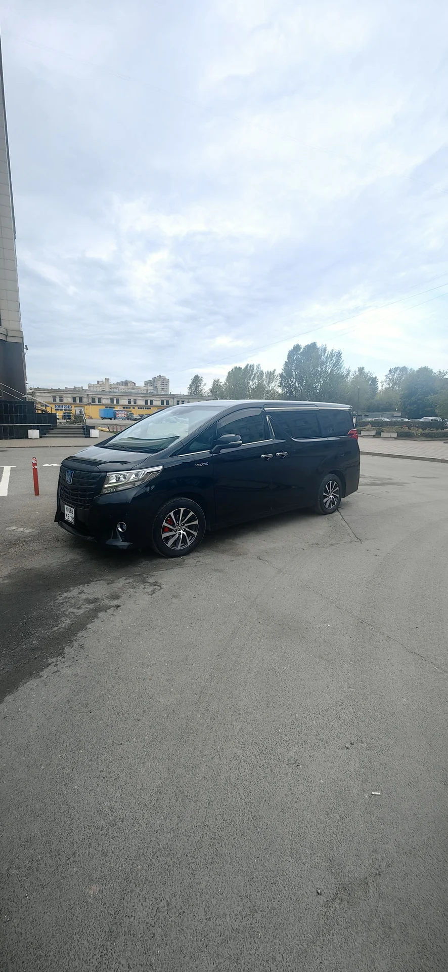 Toyota Alphard - миниатюра 31
