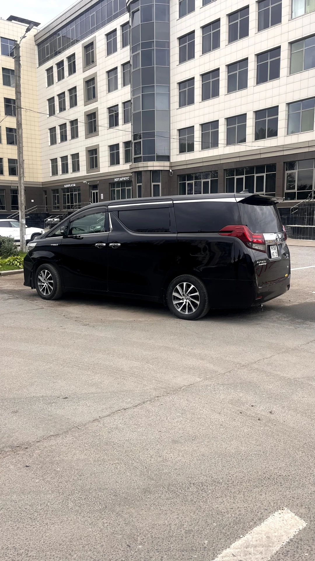 Toyota Alphard - миниатюра 32