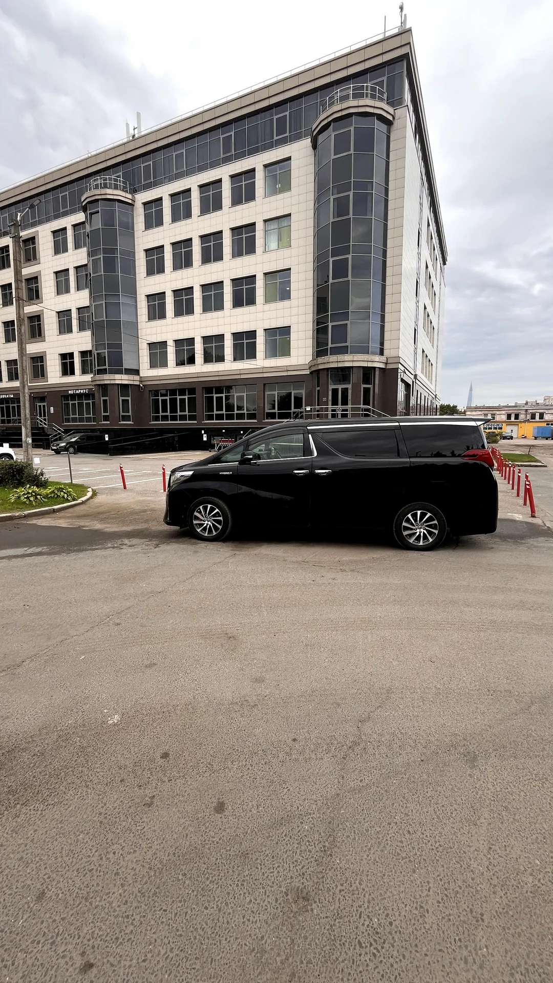 Toyota Alphard - миниатюра 34