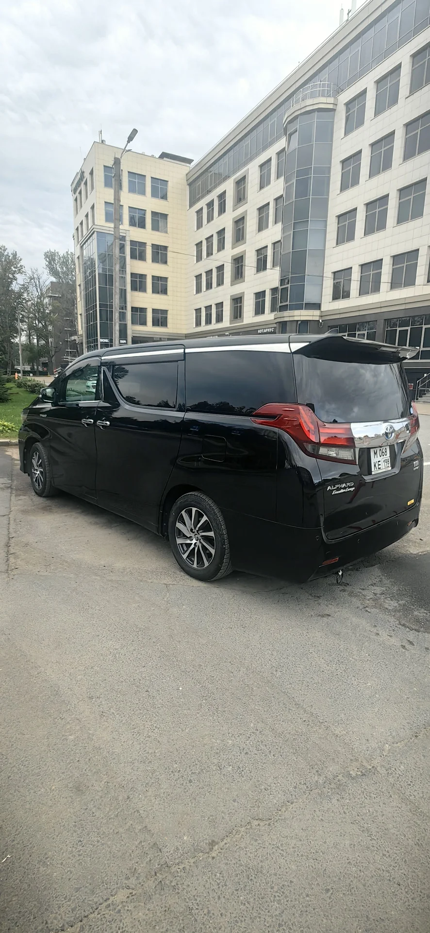 Toyota Alphard - миниатюра 37
