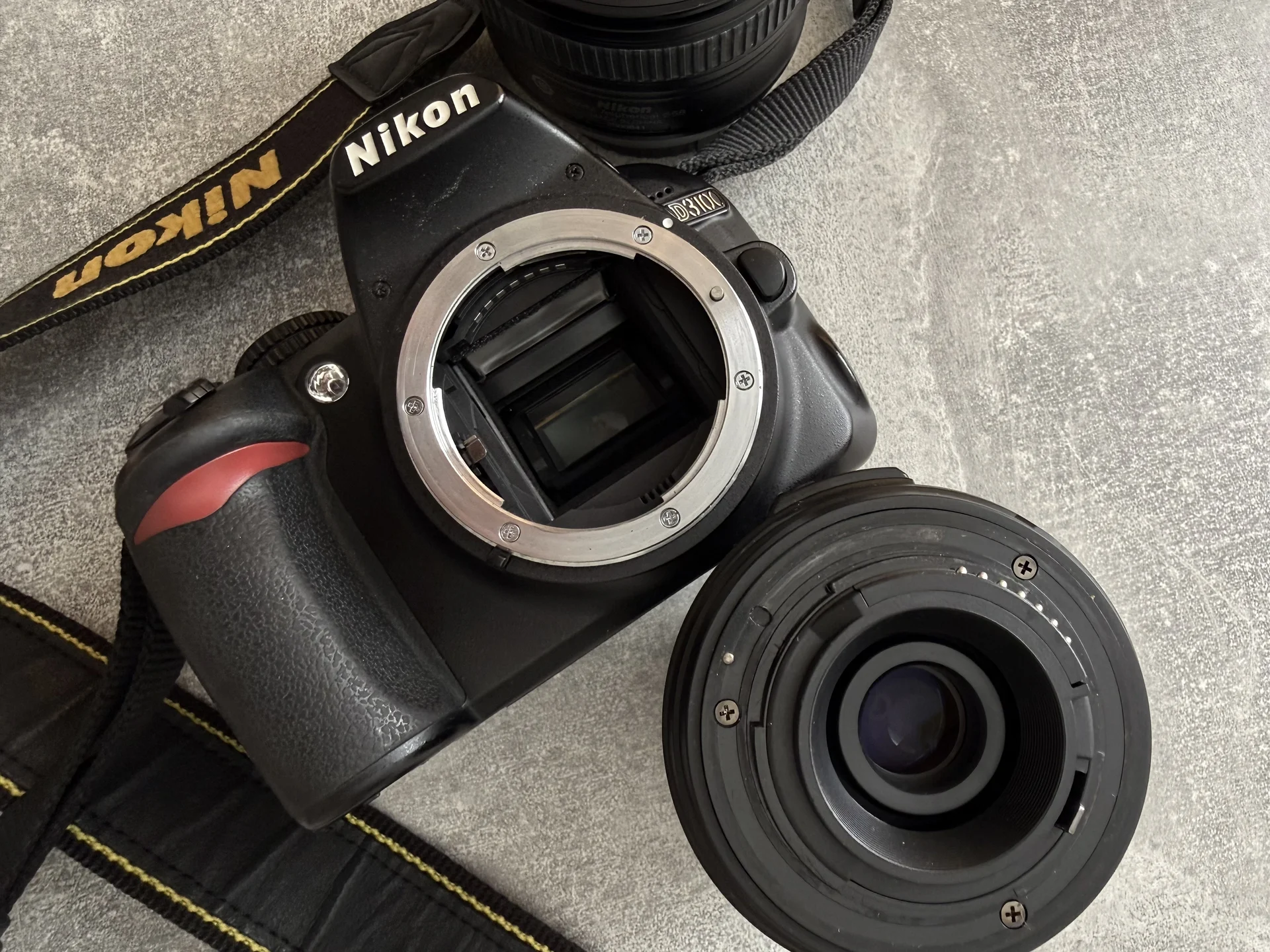 Фотоаппарат Nikon D3100 + объективы 18-55 и 50 mm - миниатюра 6