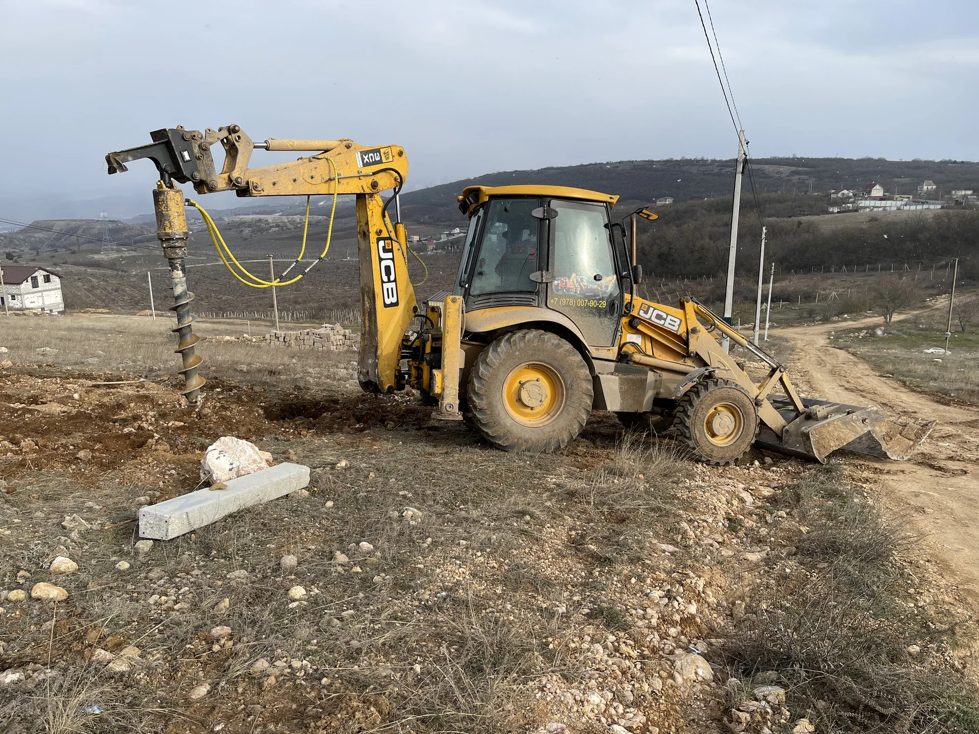 Аренда услуга экскаватора погрузчика JCB - миниатюра 2