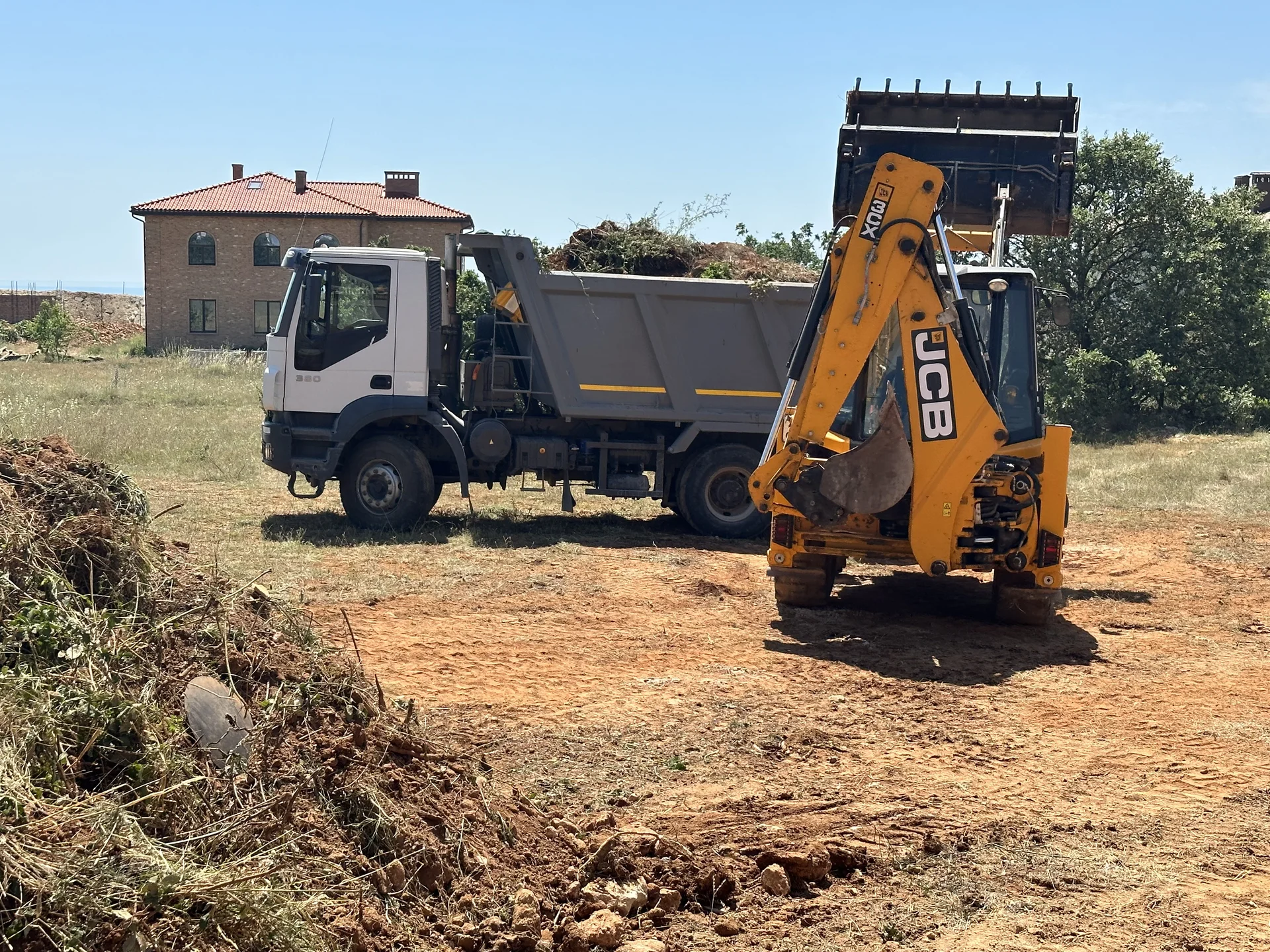 Аренда услуга экскаватора погрузчика JCB - миниатюра 3