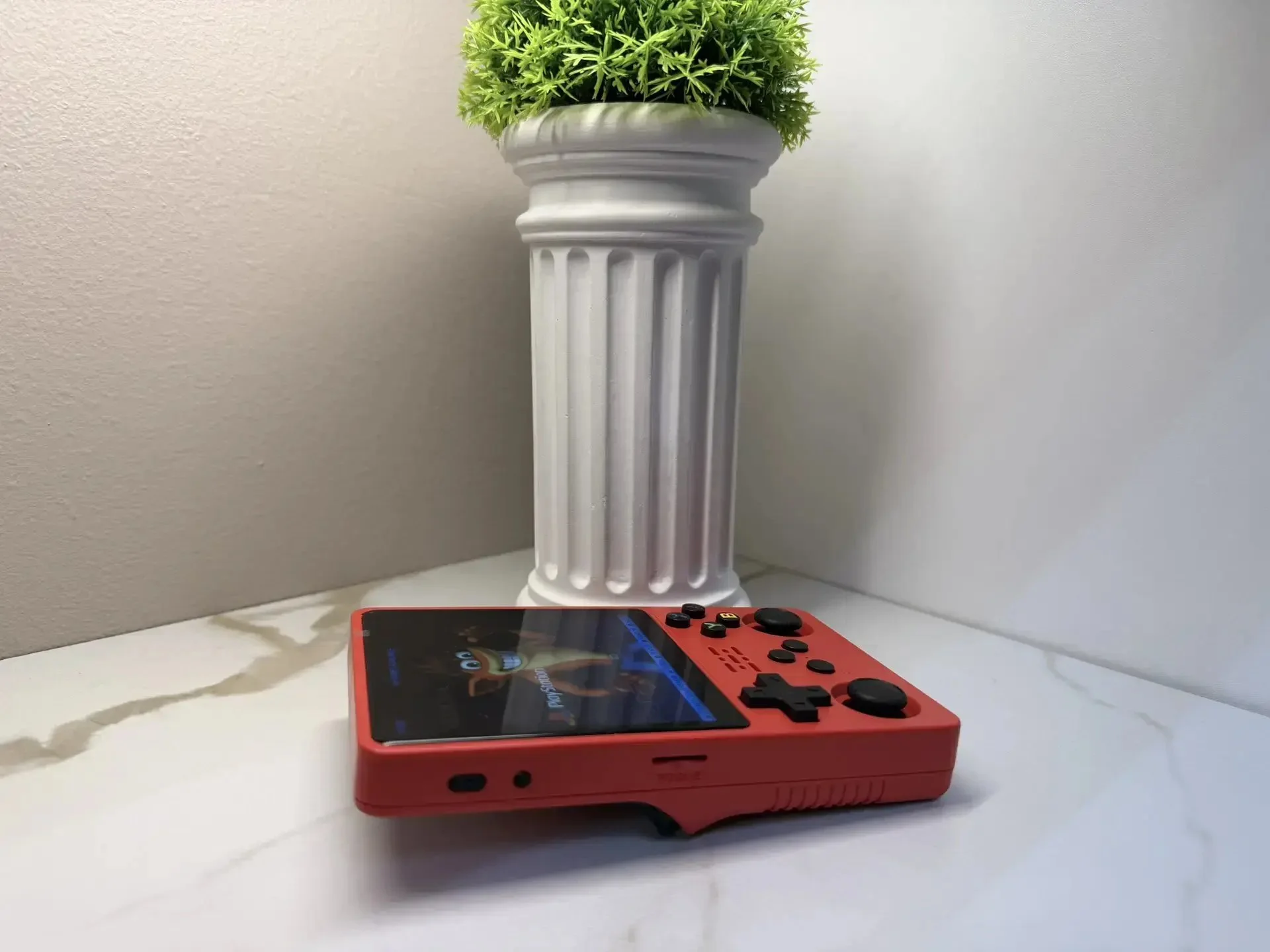 Портативная игровая приставка dezorq R36 plus - миниатюра 4