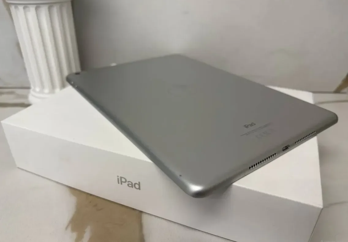 Apple iPad 2021 64Gb Wi-Fi A2602 - миниатюра 3