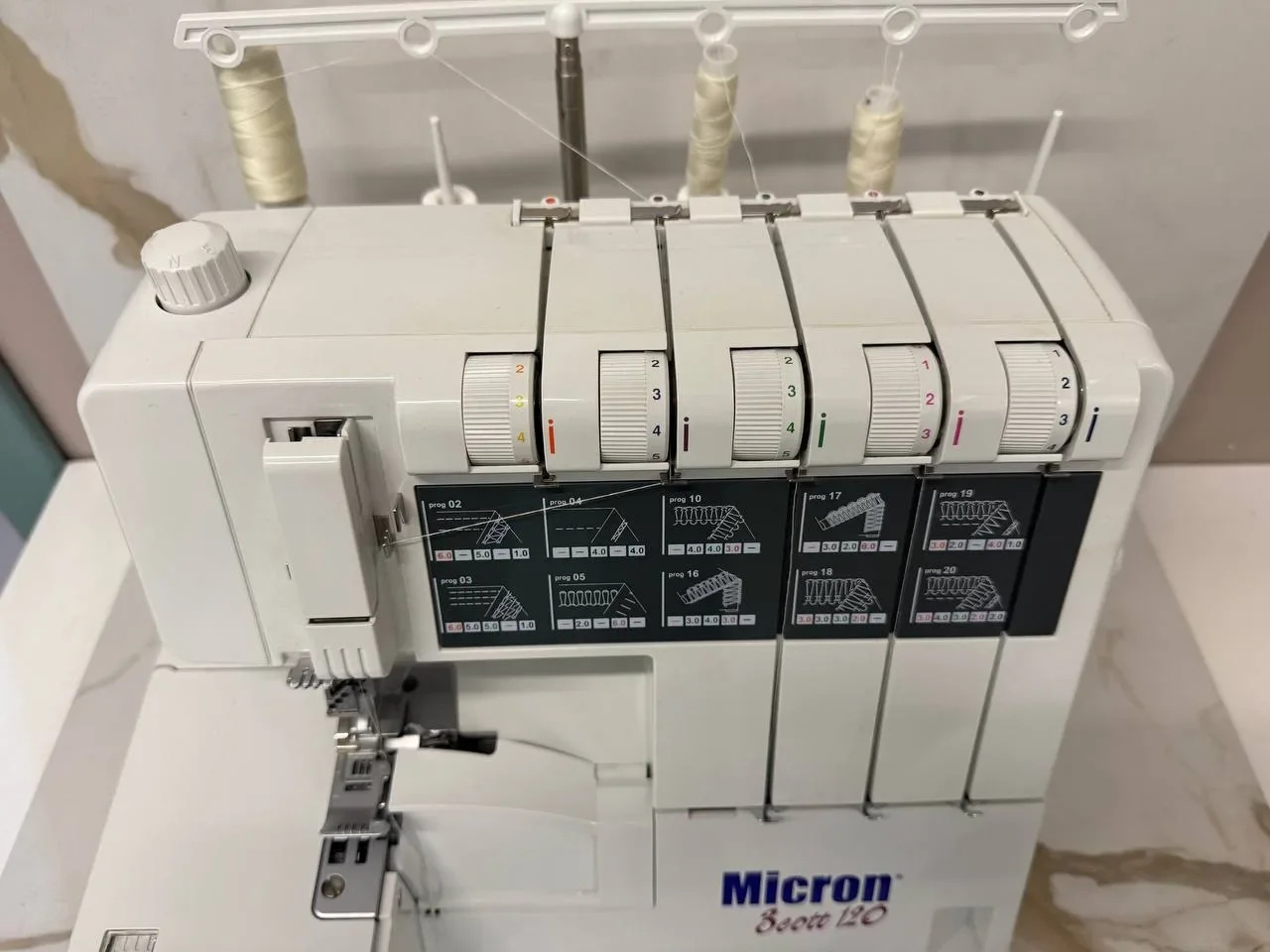Швейная машина "Micron" Коверлок 3cott 120 - миниатюра 2