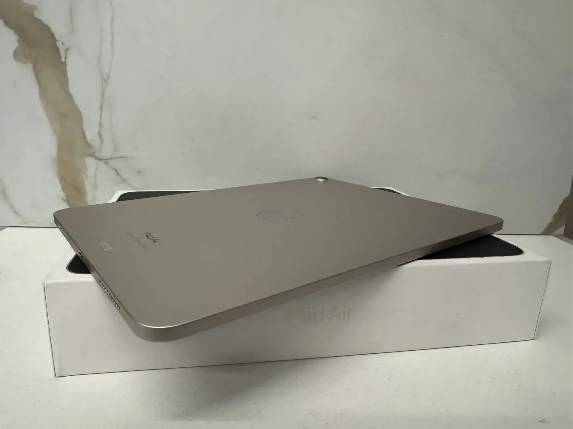 Планшет Apple iPad Air (5th Gen) Wi-Fi 64 ГБ - миниатюра 4