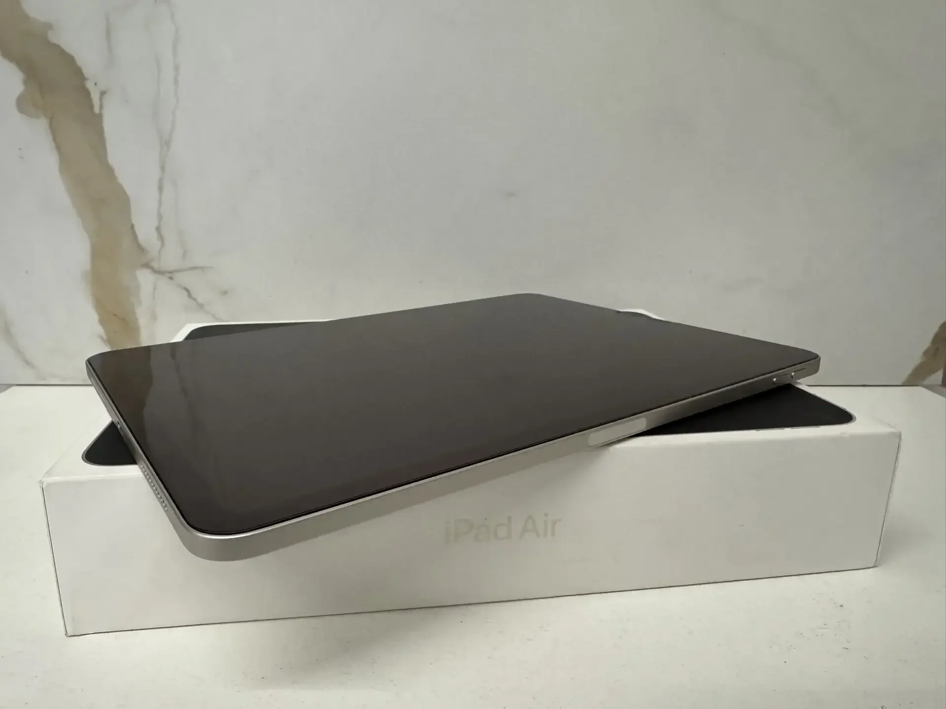 Планшет Apple iPad Air (5th Gen) Wi-Fi 64 ГБ - миниатюра 5