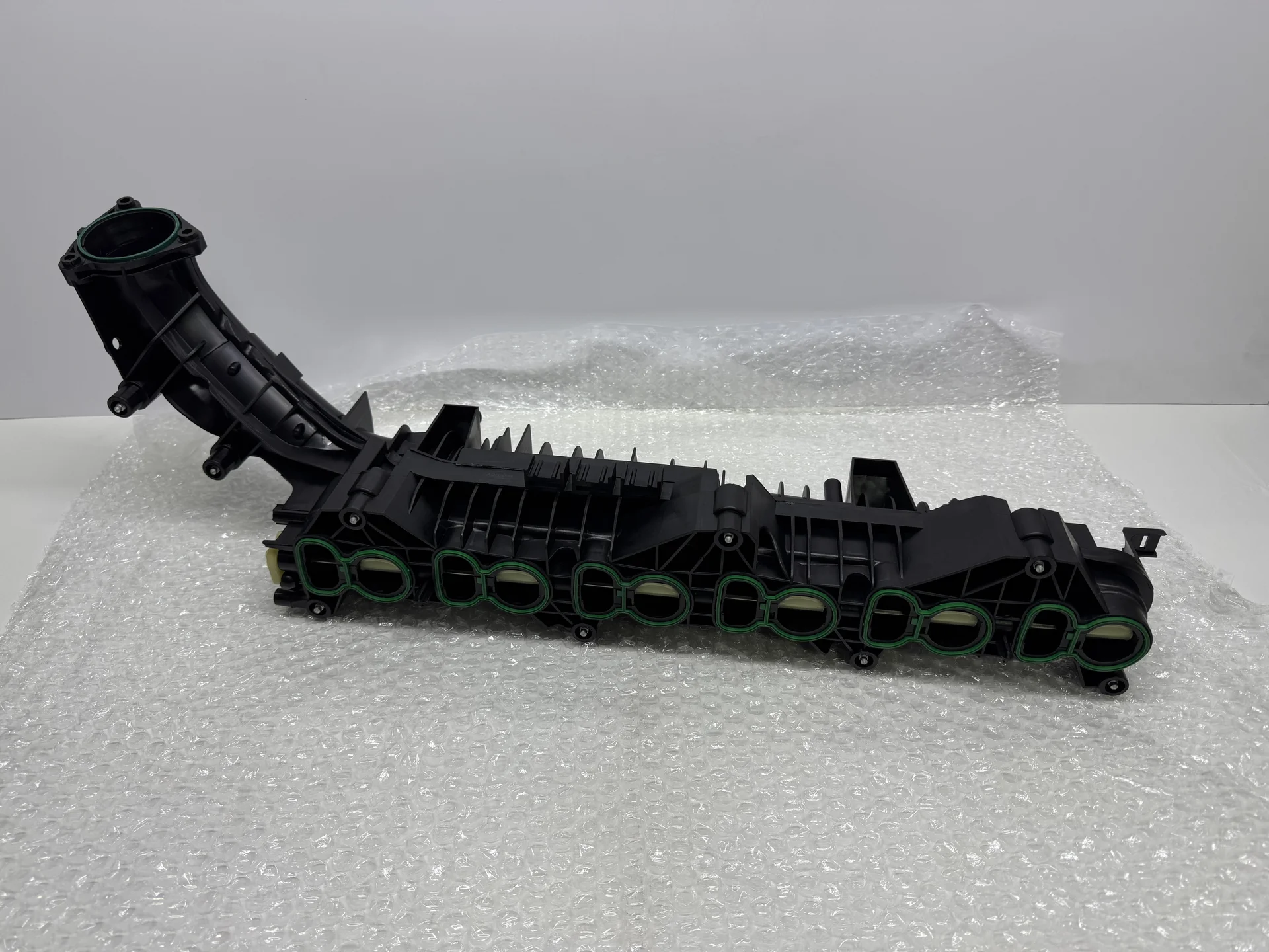 Впускной коллектор 477030 BMW G серии - изображение 1