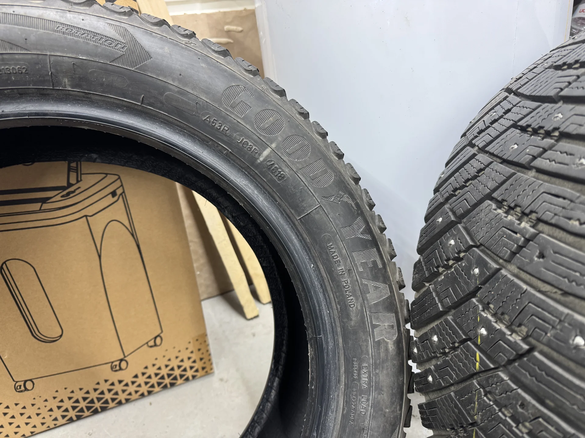 Goodyear Ultragrip Ice Arctic 215 55 r17 - миниатюра 4
