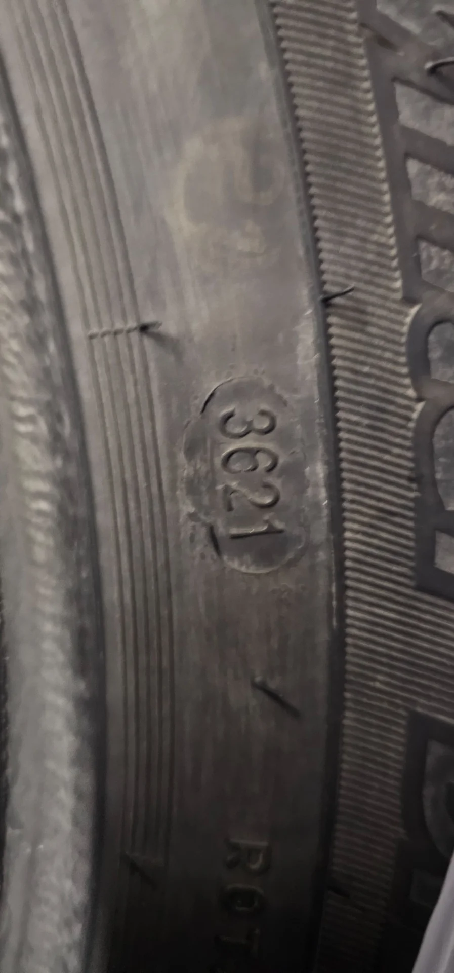 Продам резину 215/60R17 - миниатюра 2