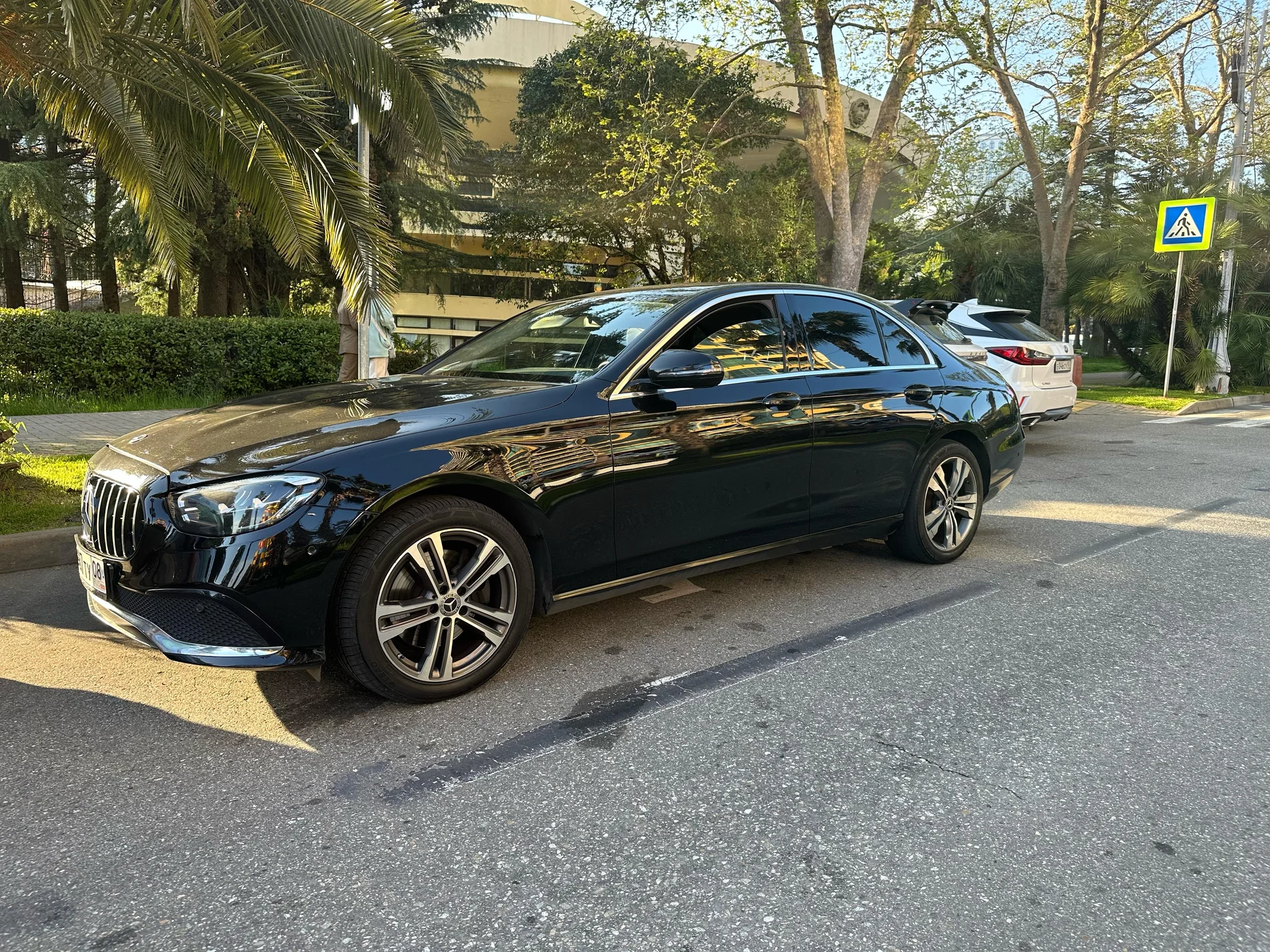 Mercedes-Benz E klass - миниатюра 5