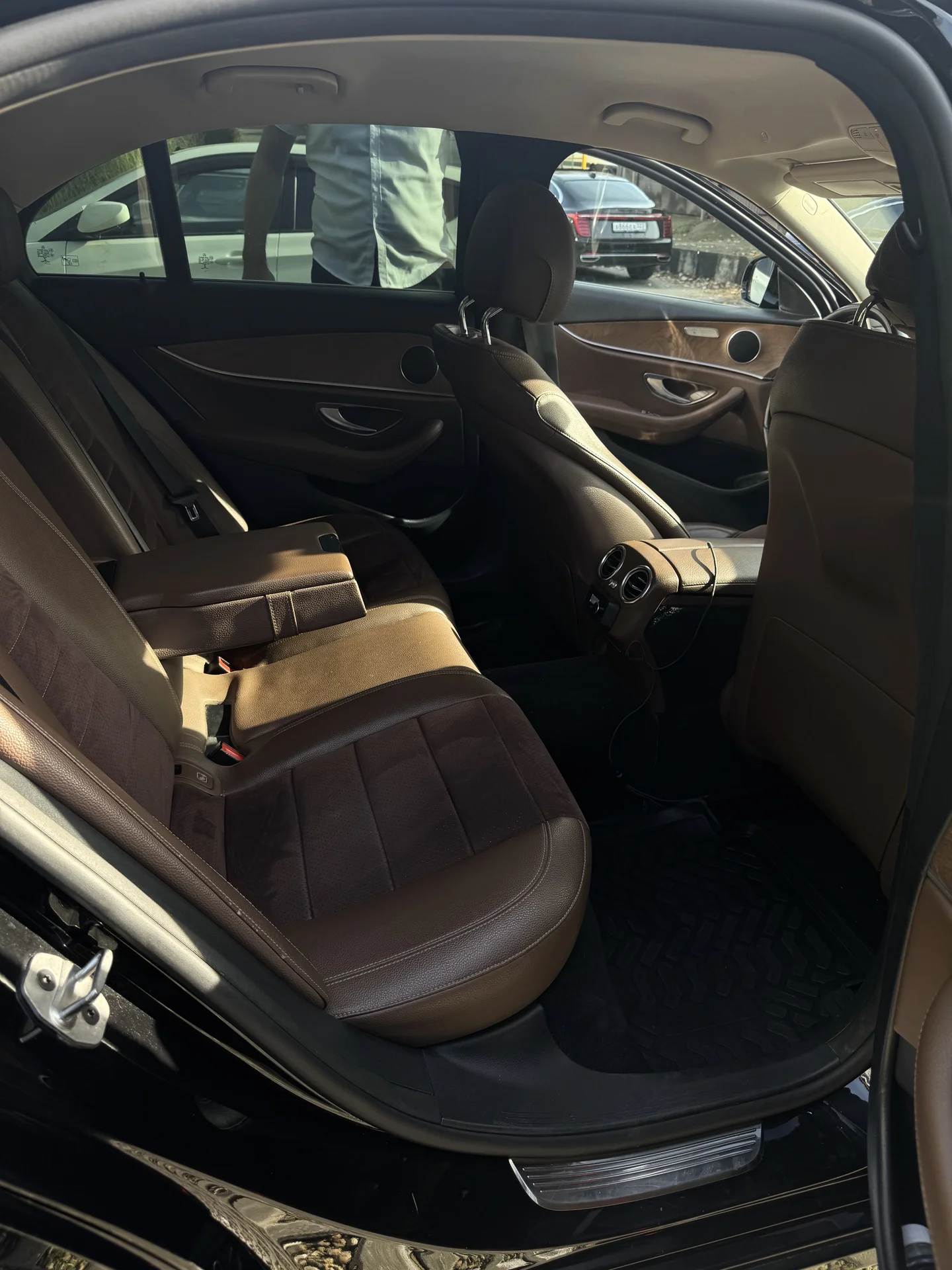 Mercedes-Benz E klass - миниатюра 8