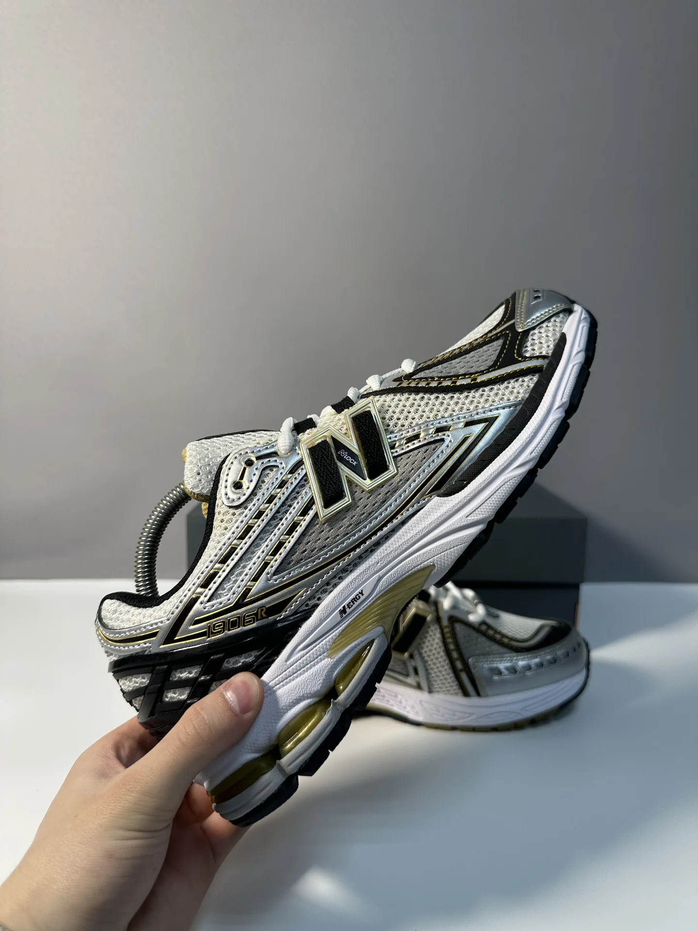 Кроссовки New Balance 1906R - миниатюра 3