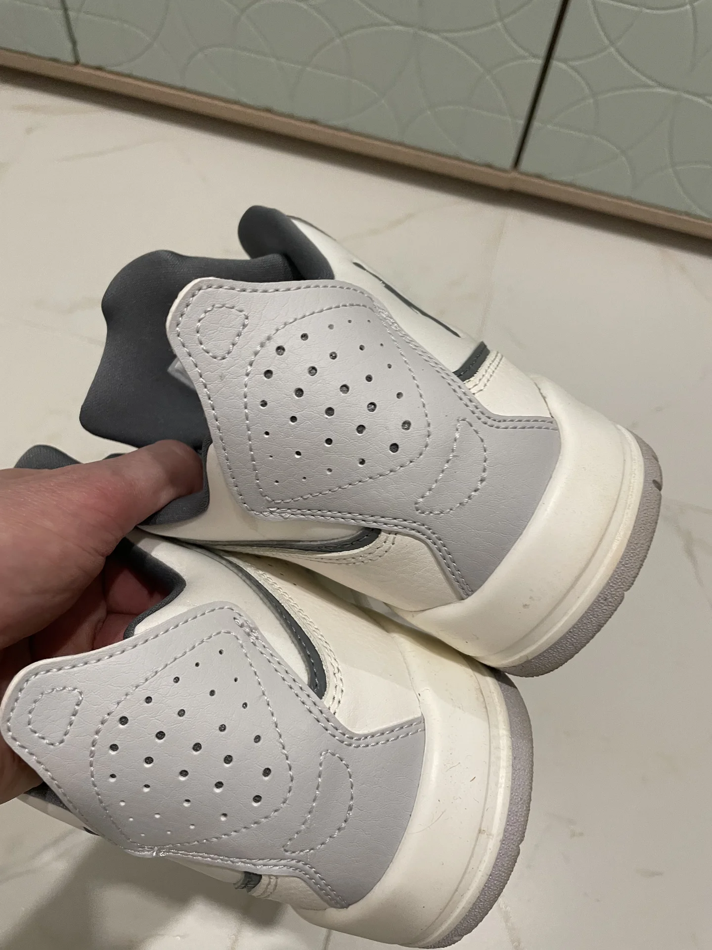 Кроссовки Air Jordan Courtside 23 'White Grey - миниатюра 3