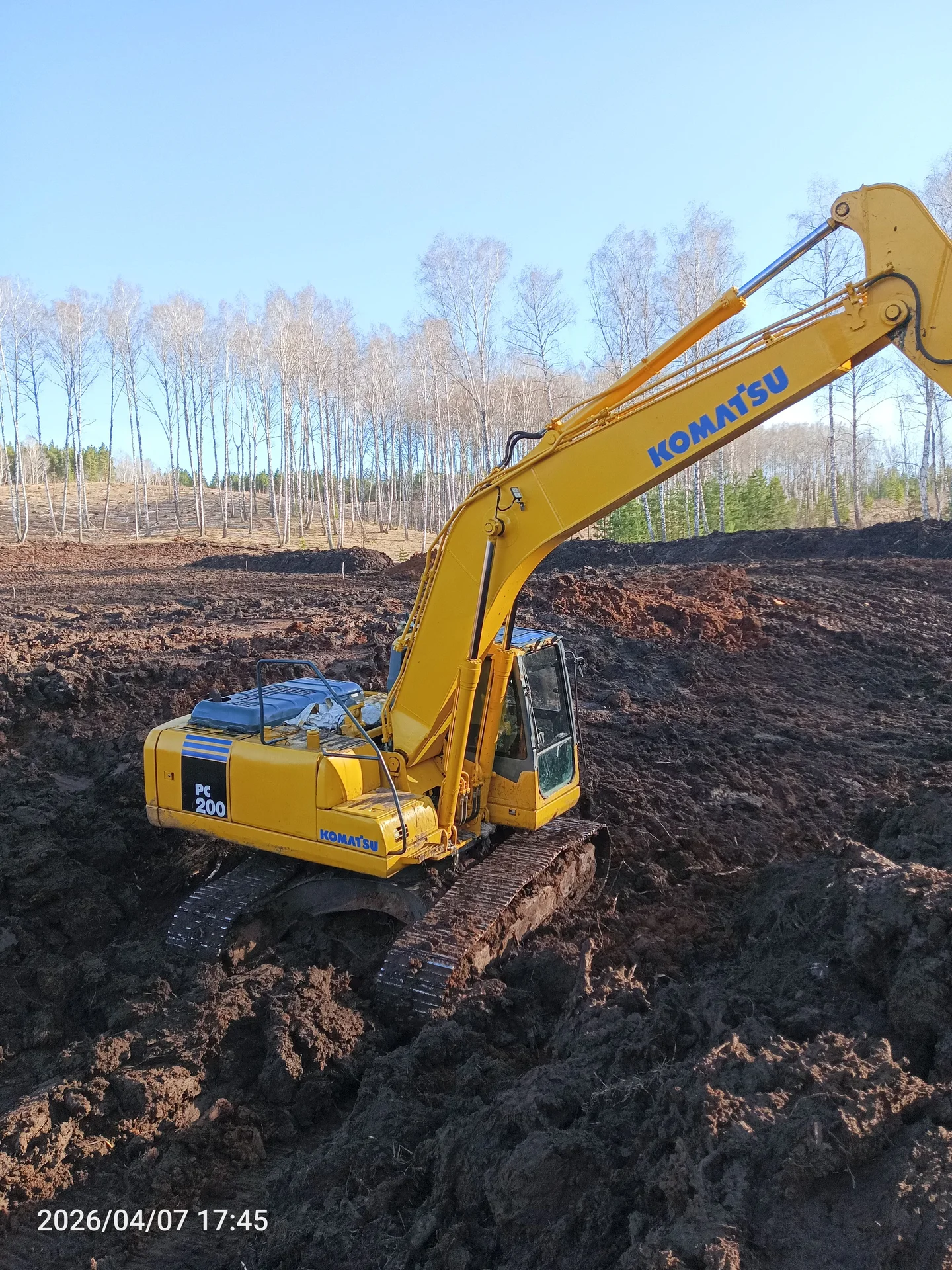 гусеничный экскаватор komatsu pc 200-7 - миниатюра 3