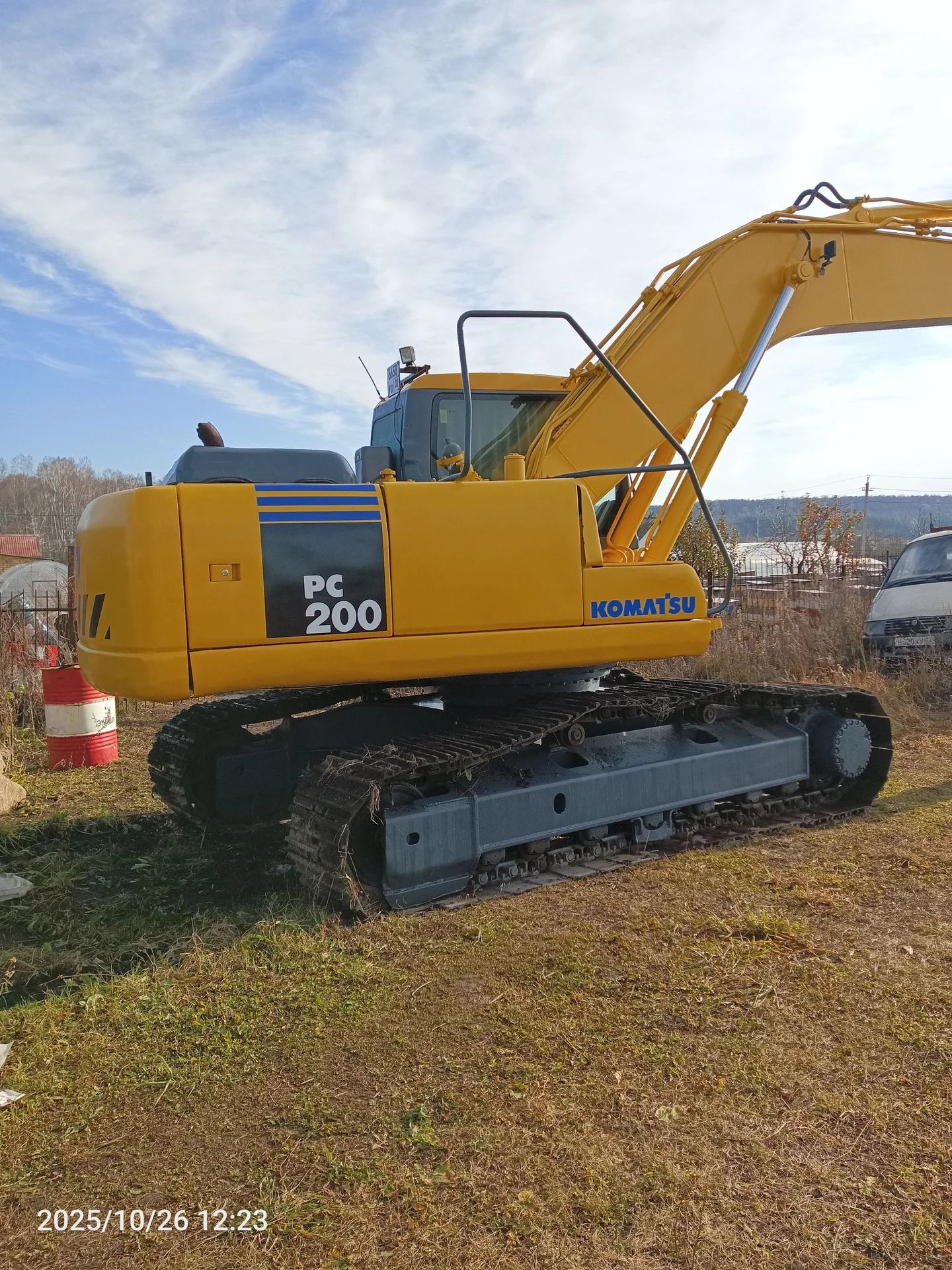 гусеничный экскаватор komatsu pc 200-7 - миниатюра 12