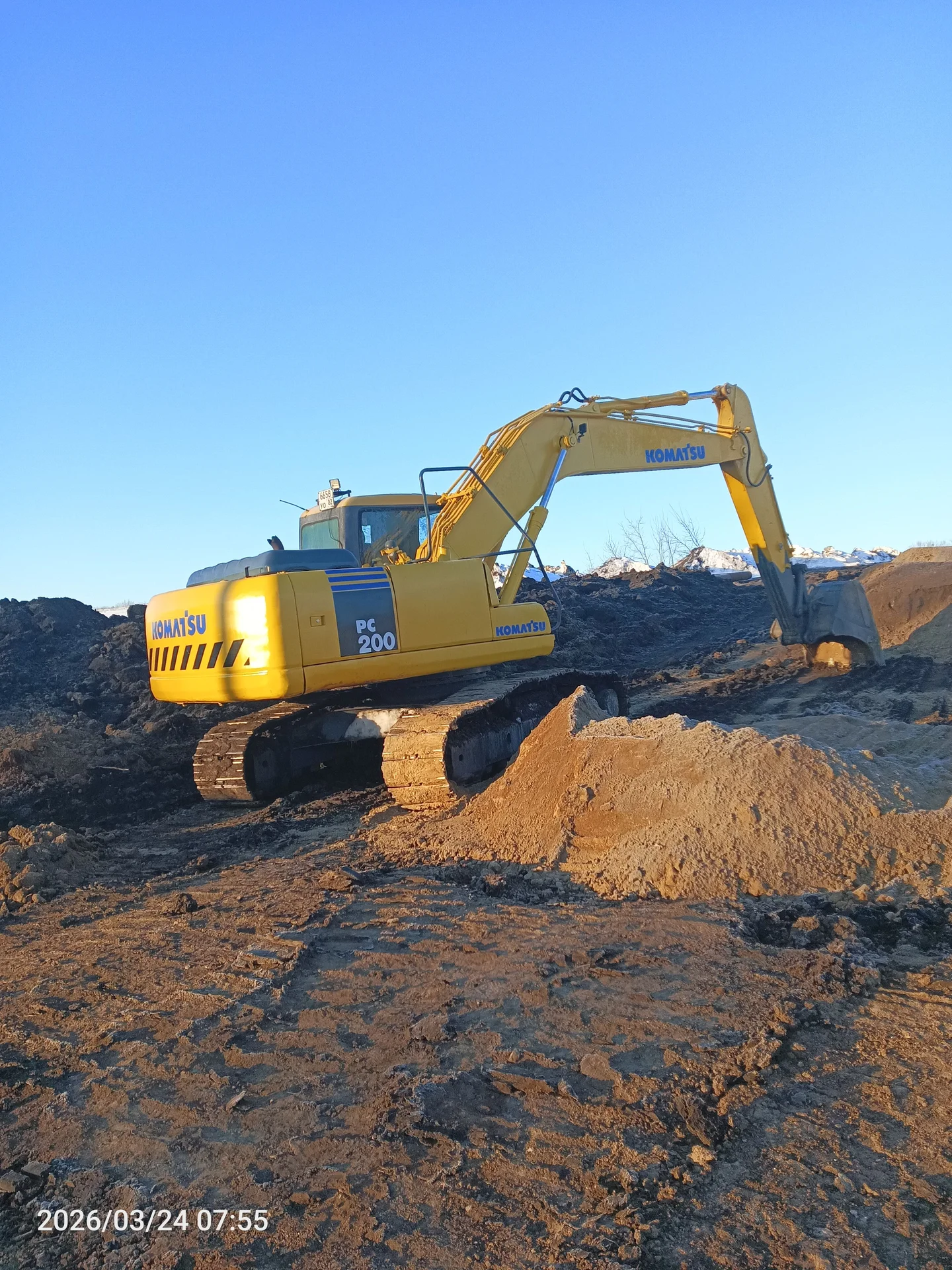 аренда гусеничного экскаватора Komatsu pc200 - миниатюра 3