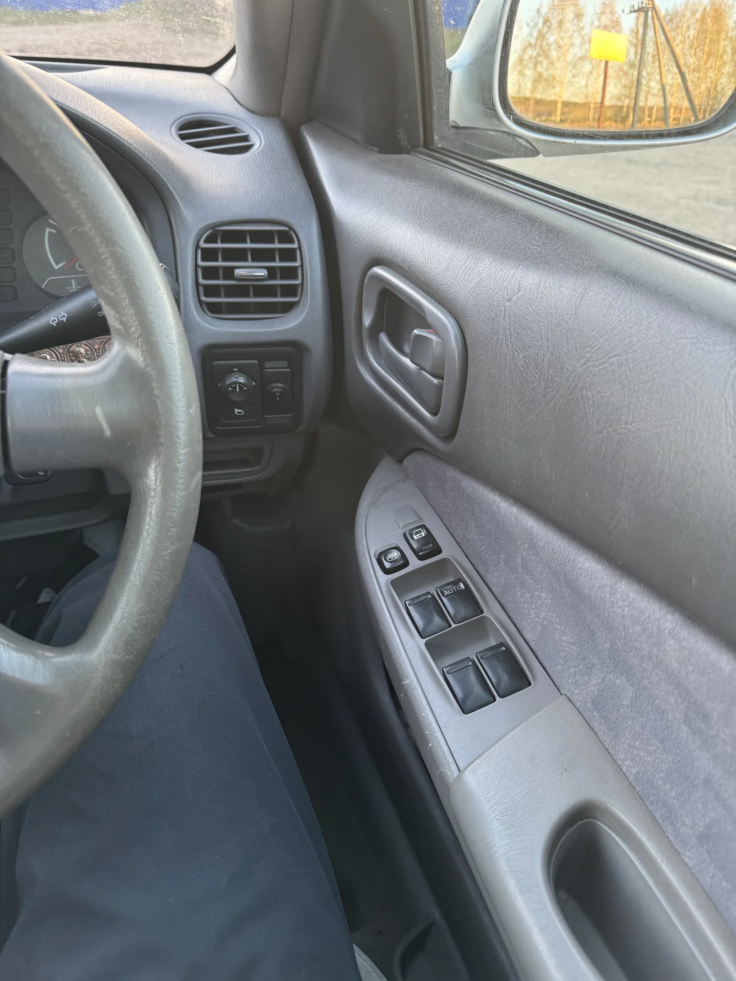 Nissan sunny - миниатюра 10