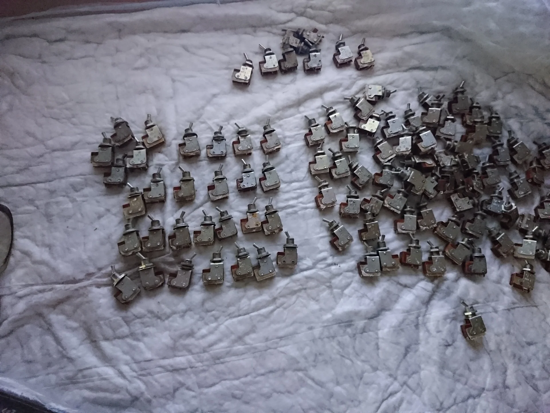 Тумблер МТ-1  а в регионы после оплаты. от 900 руб 110 штук. Б\У Цена 100 руб \шт  ПРИ  ПОКУП - миниатюра 12