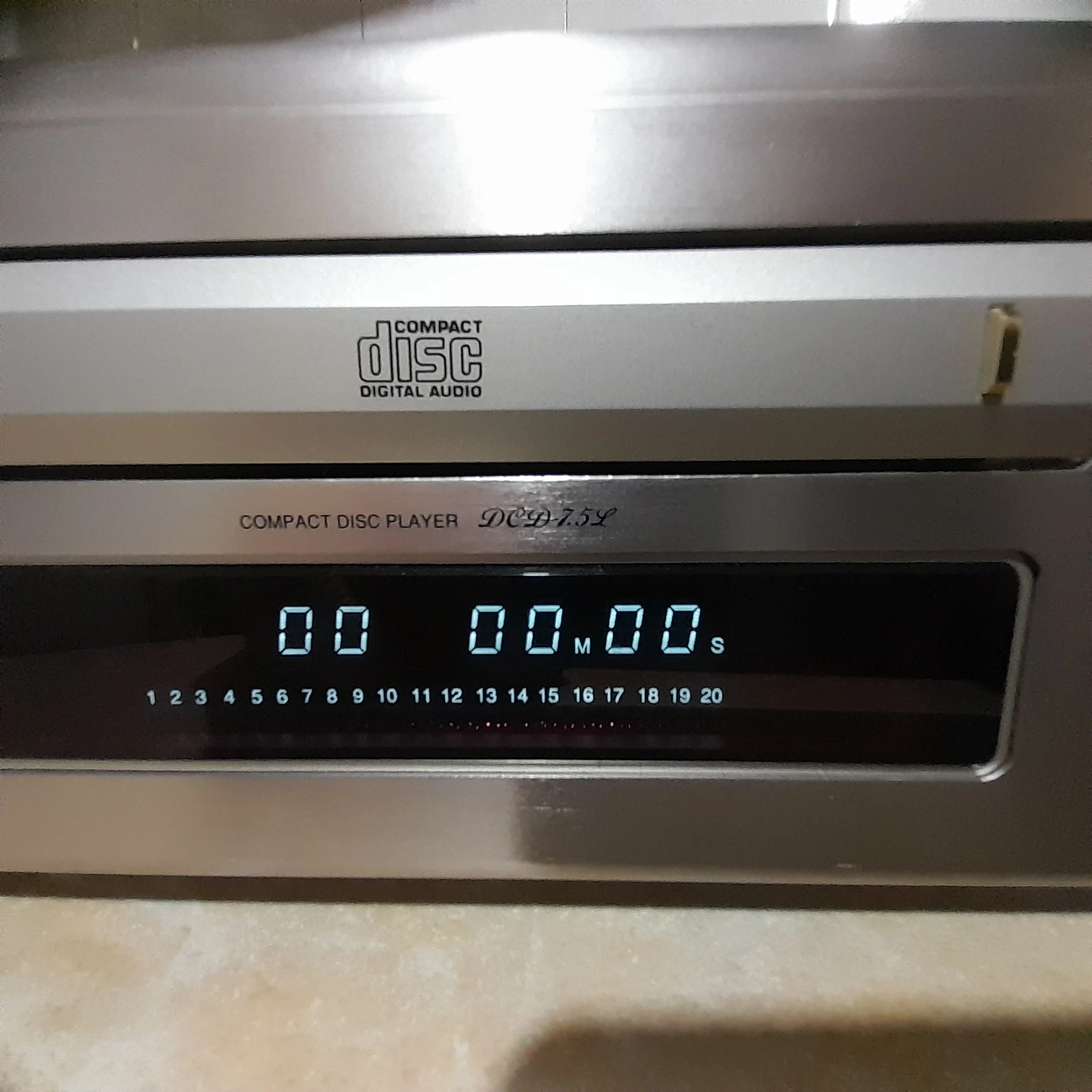 CD-проигрыватель Denon DCD-7.5L - миниатюра 3