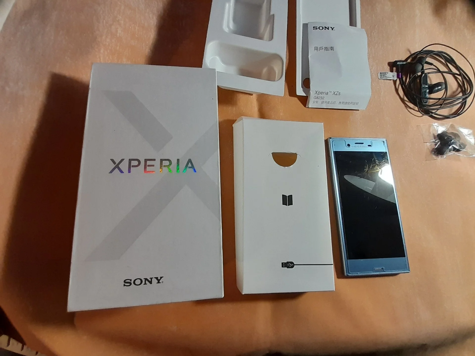 Телефон Sony XPERIA XZs G8232 - миниатюра 4