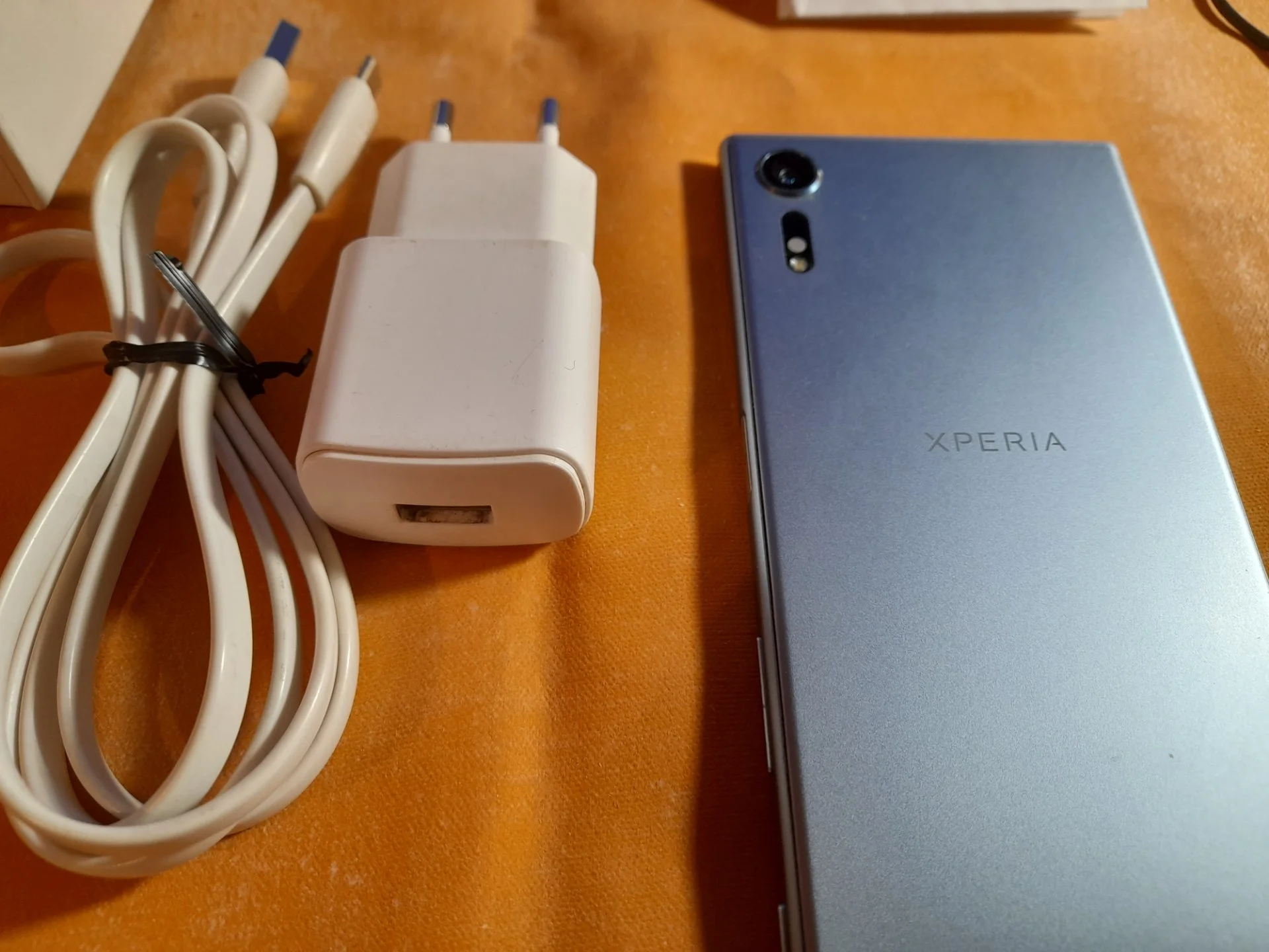 Телефон Sony XPERIA XZs G8232 - миниатюра 10