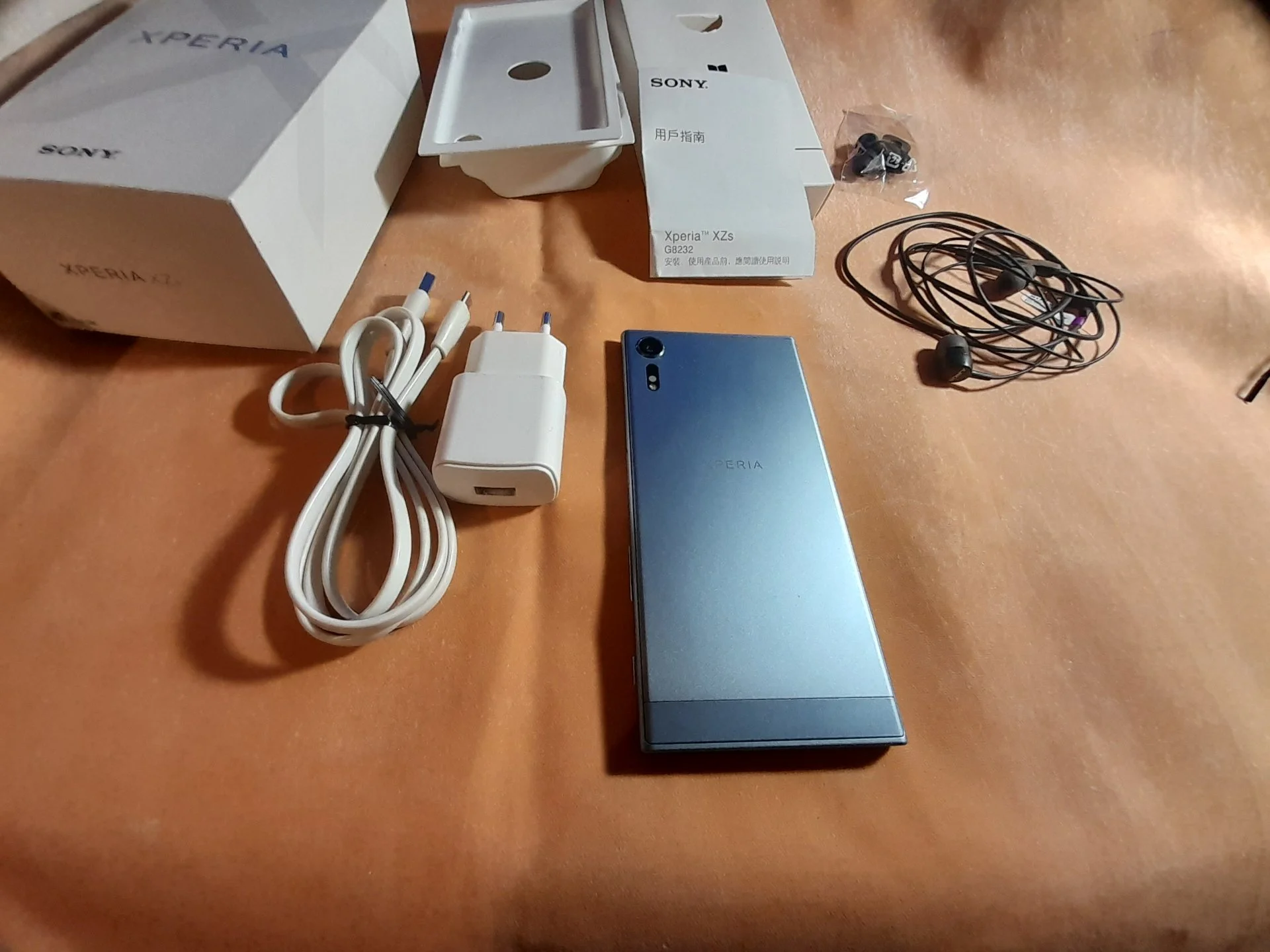 Телефон Sony XPERIA XZs G8232 - миниатюра 12