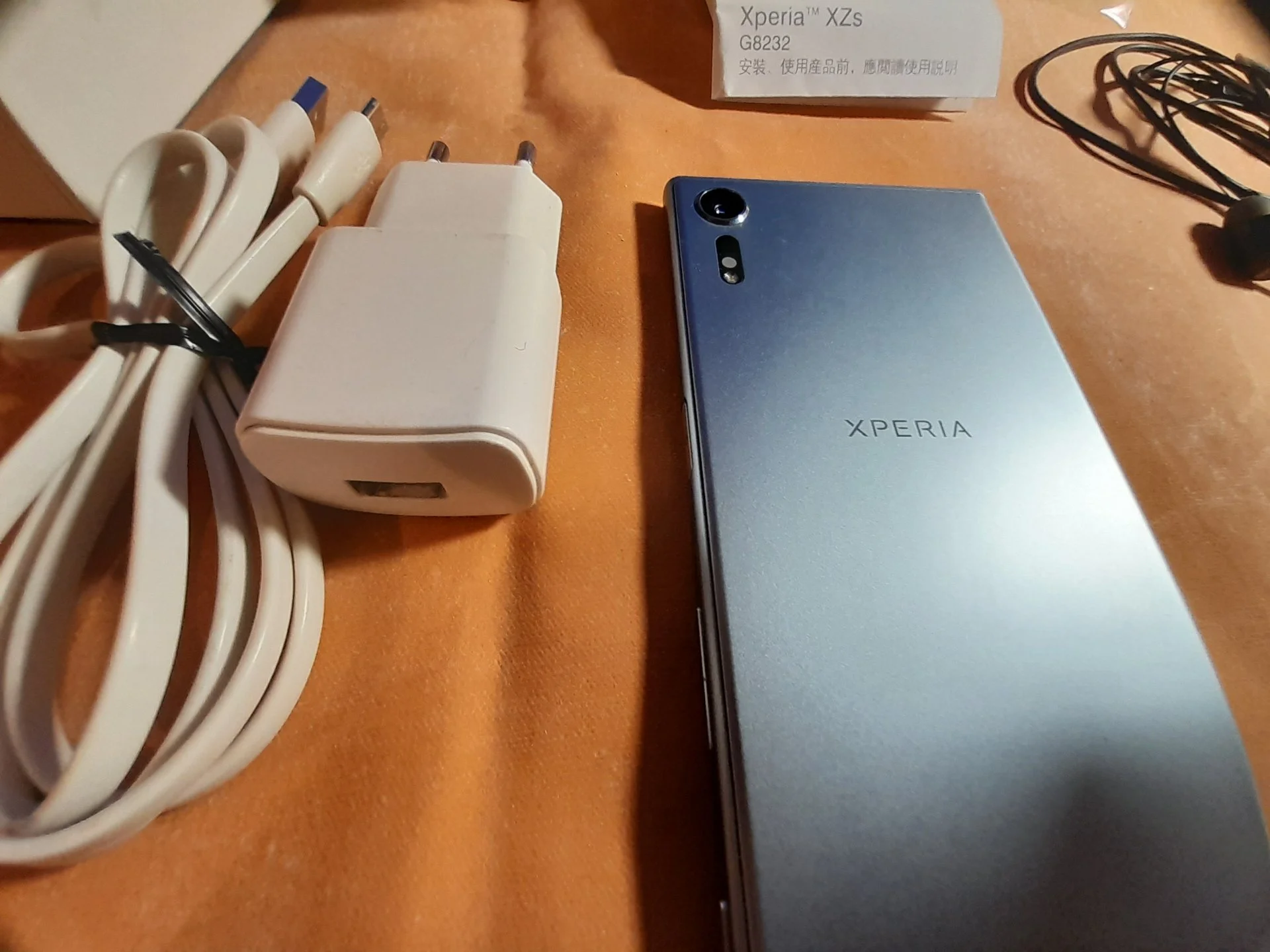 Телефон Sony XPERIA XZs G8232 - миниатюра 22