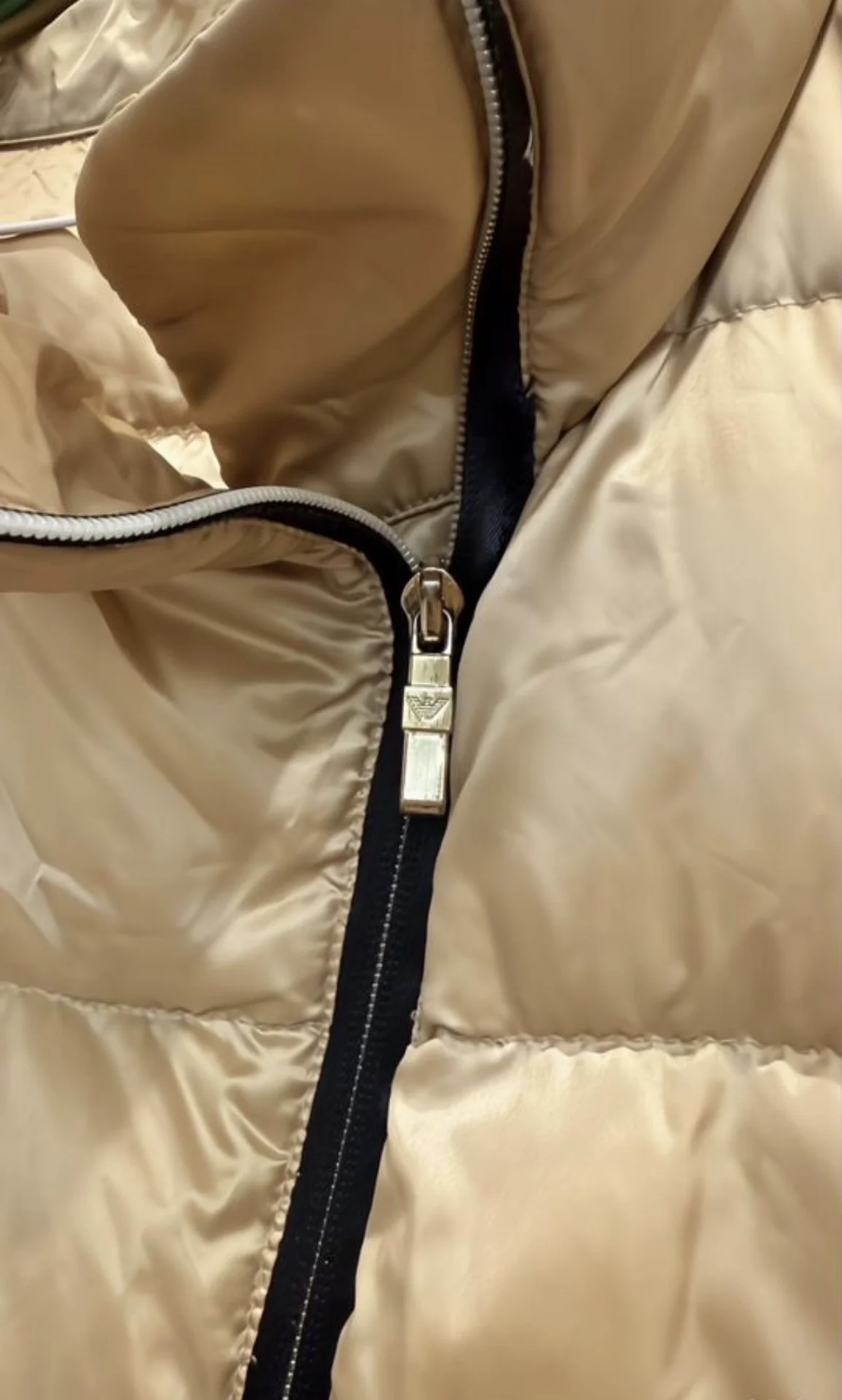 Пуховик женский Emporio Armani - миниатюра 2