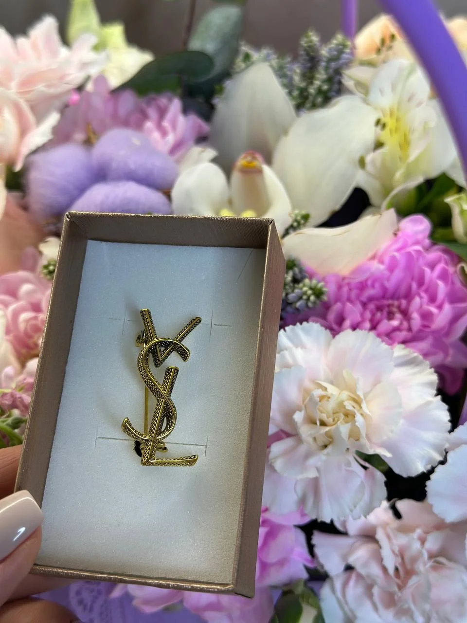 Брошь в стиле YSL в подарочной упаковке - миниатюра 4